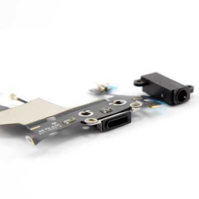 Le parti di ricambio per il iPhone 5 mettono in bacino il connettore e la cuffia Jack